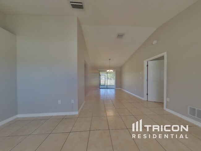 26042 Deep Creek Blvd in Punta Gorda, FL - Building Photo - Building Photo