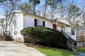 143 Rosewood Dr in Dallas, GA - Foto de edificio - Building Photo