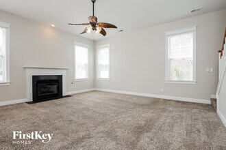 228 Silverwood Ln in Summerville, SC - Foto de edificio - Building Photo