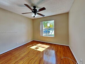 927 Stanton Dr in Weston, FL - Building Photo - Building Photo