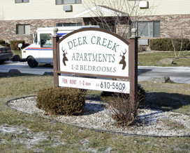 Deer Creek Apartments in Milwaukee, WI - Building Photo - Building Photo