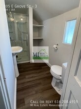 305 E Grove St in Greenville, MI - Building Photo - Building Photo