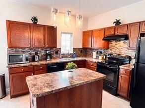 4148 Strawbridge Ct in Dover, PA - Building Photo - Building Photo