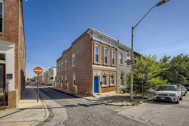 property at 2612 E Fairmount Ave