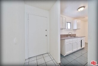 426 E Century Blvd in Los Angeles, CA - Building Photo - Building Photo
