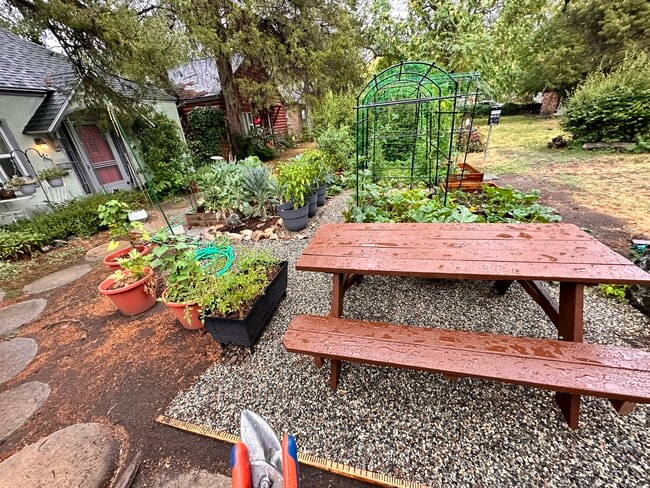 property at 2445 Custer Ave