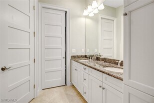 7194 Dominica Dr in Naples, FL - Building Photo