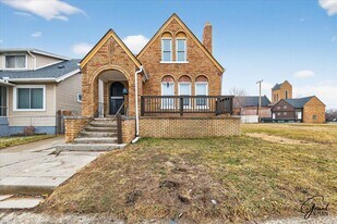 $1550 4 bedroom in Detroit, MI - Building Photo