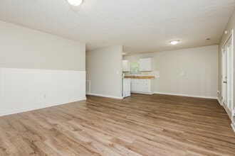 512 Old Fort Dr in Ladson, SC - Building Photo - Building Photo