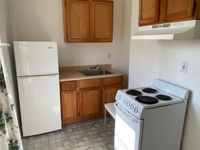 86 N 4th St in Aurora, IL - Building Photo - Building Photo