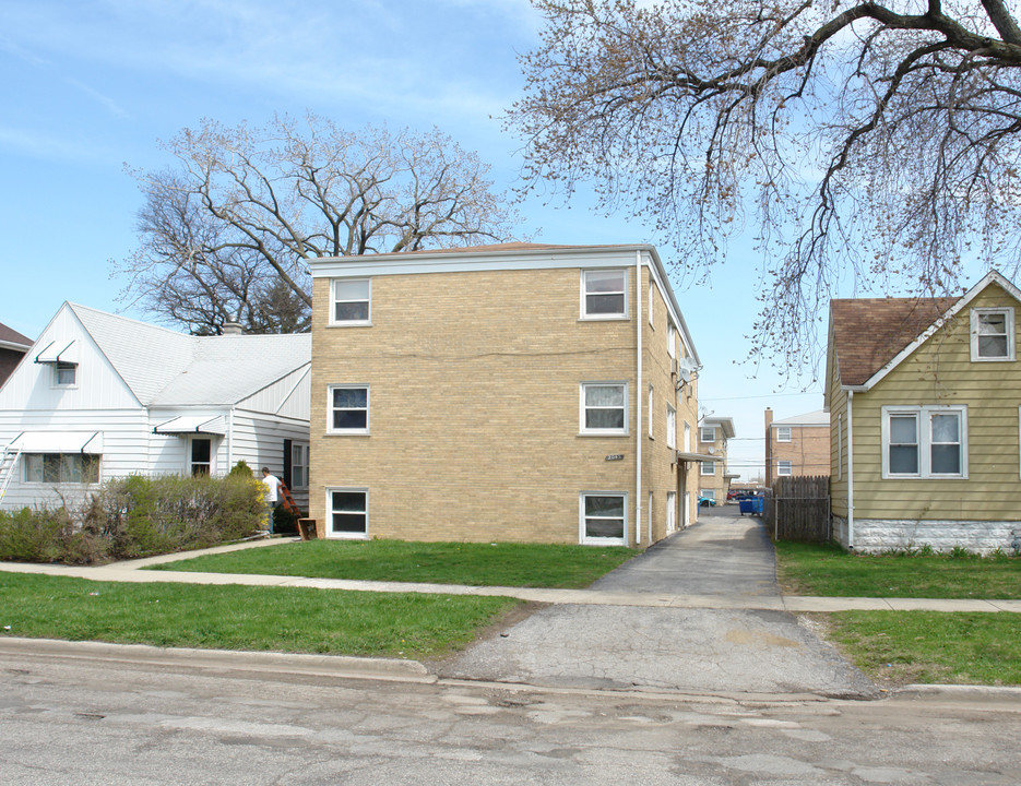 2045 N 18th Ave in Melrose Park, IL - Building Photo