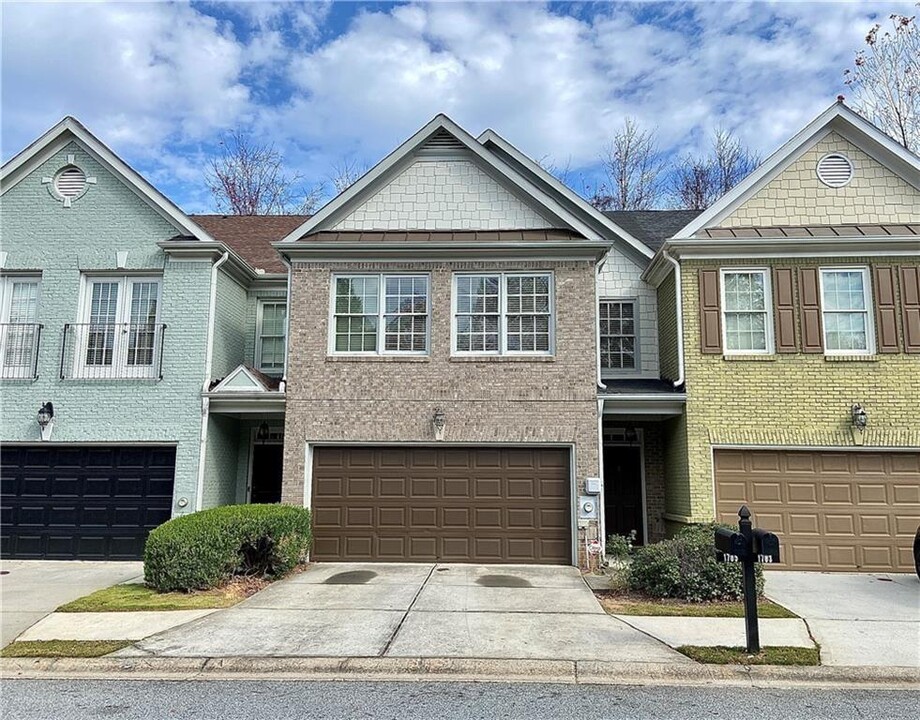 1705 Oakbrook Lake Dr NW in Norcross, GA - Building Photo