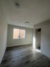 5872 S Figueroa St in Los Angeles, CA - Building Photo - Building Photo