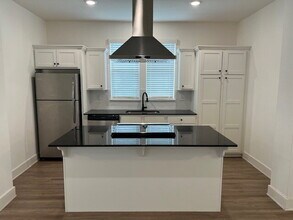 890 S One Mile Rd in Fayetteville, AR - Building Photo - Building Photo