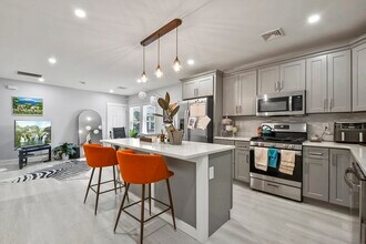60 Brook Rd in Milton, MA - Building Photo - Building Photo