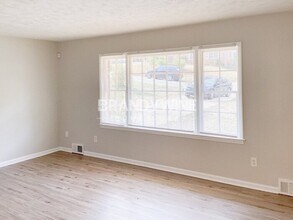 2336 Columbia Woods Ct in Decatur, GA - Building Photo - Building Photo