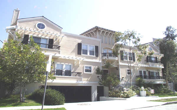 Hortense Luxury Townhomes in North Hollywood, CA - Foto de edificio - Building Photo