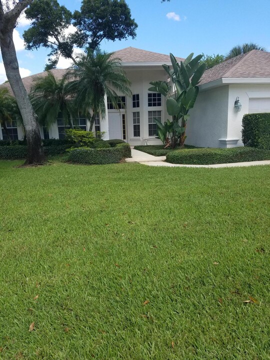 4020 8th Pl in Vero Beach, FL - Building Photo