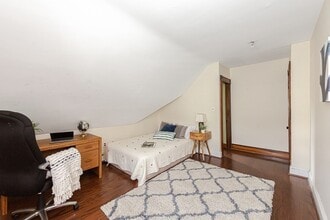 90 Francis St, Unit D in Waltham, MA - Building Photo - Building Photo