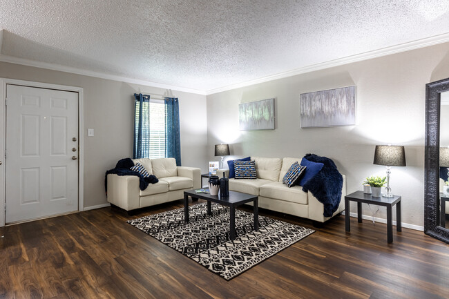 Savannah Oaks Apartments in Lubbock, TX - Building Photo - Interior Photo