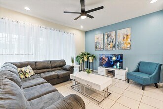 2428 Dubai St in Kissimmee, FL - Building Photo - Building Photo