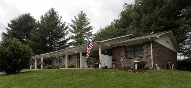 Lakewood Village Apartments in Kingston, TN - Foto de edificio - Building Photo