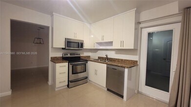 670 NE 179th Terrace in Miami, FL - Building Photo - Building Photo