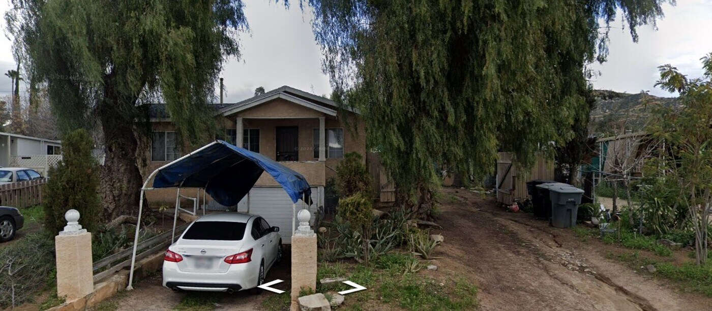 32522 Wildomar Rd in Lake Elsinore, CA - Building Photo