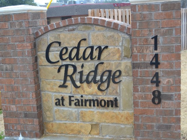 Cedar Ridge in Longview, TX - Foto de edificio