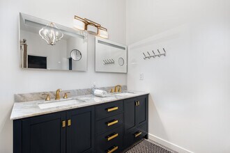 4006 Apple Valley Dr in Howard, OH - Building Photo - Building Photo