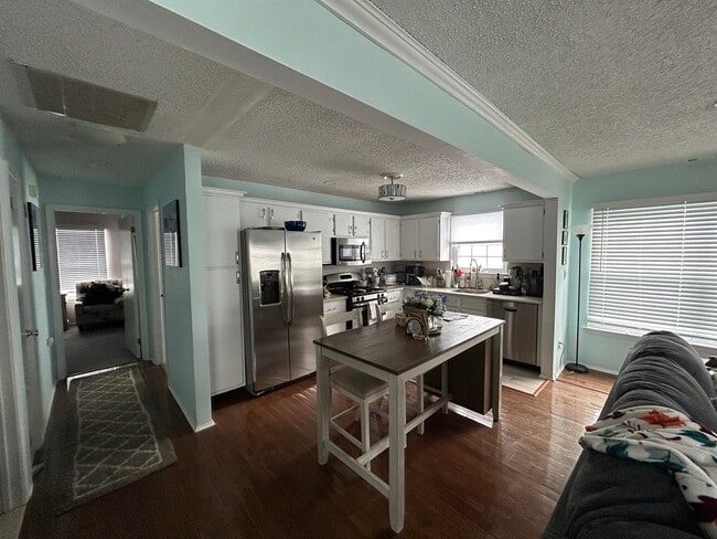 182 Tulip Ln, Unit 182 tulip ln in Freehold, NJ - Building Photo - Building Photo