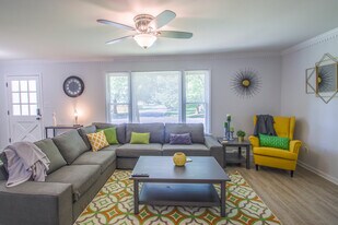 8800 Nightingale Ln in Charlotte, NC - Building Photo