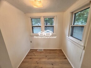 1229 Merle Hay Rd in Des Moines, IA - Building Photo - Building Photo