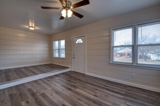 620 NW 27th St in Oklahoma City, OK - Foto de edificio - Building Photo