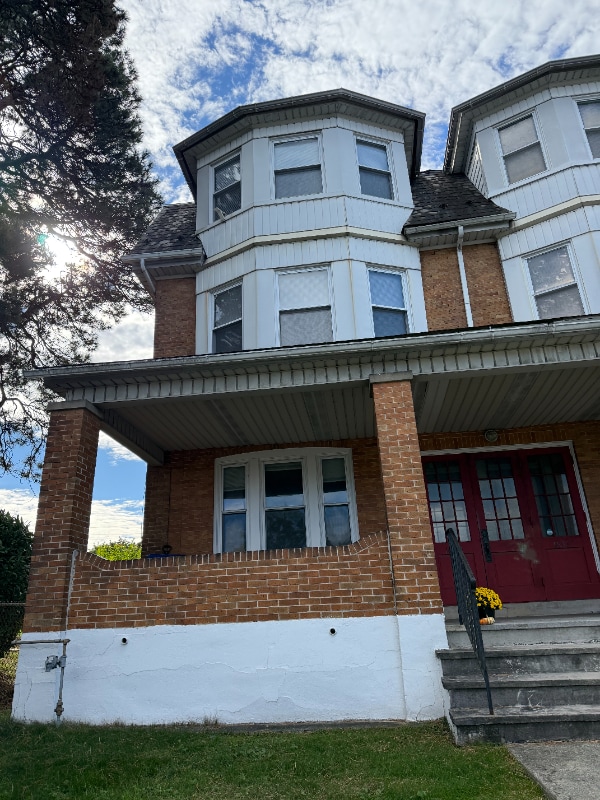 property at 1629 W Broad St