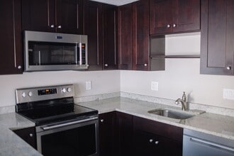 92 N Bedford St in Arlington, VA - Foto de edificio - Building Photo