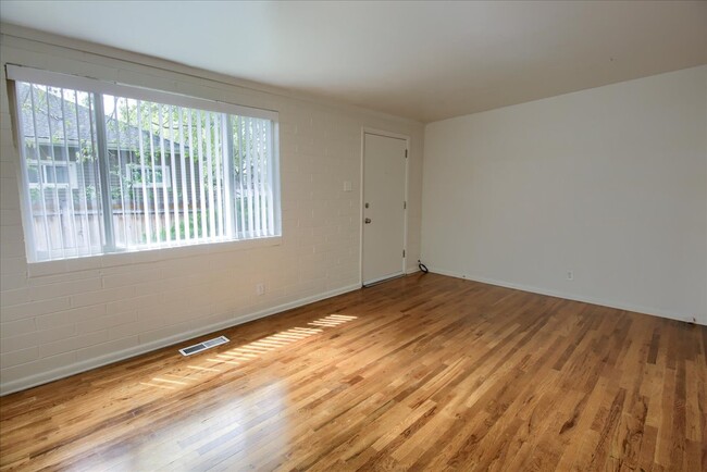 1452 S 300 E, Unit 1452 in Salt Lake City, UT - Foto de edificio - Building Photo