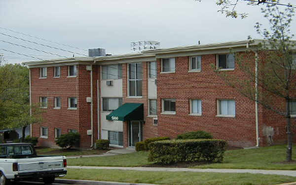 Tudor Place in Adelphi, MD - Foto de edificio - Building Photo