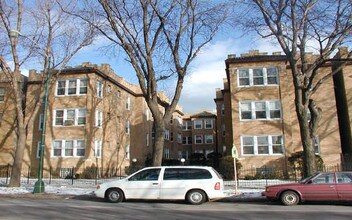 Damen Ave Apartments in Chicago, IL - Building Photo - Building Photo