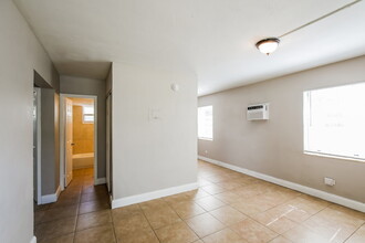 2814 NW 6th St in Pompano Beach, FL - Building Photo - Building Photo