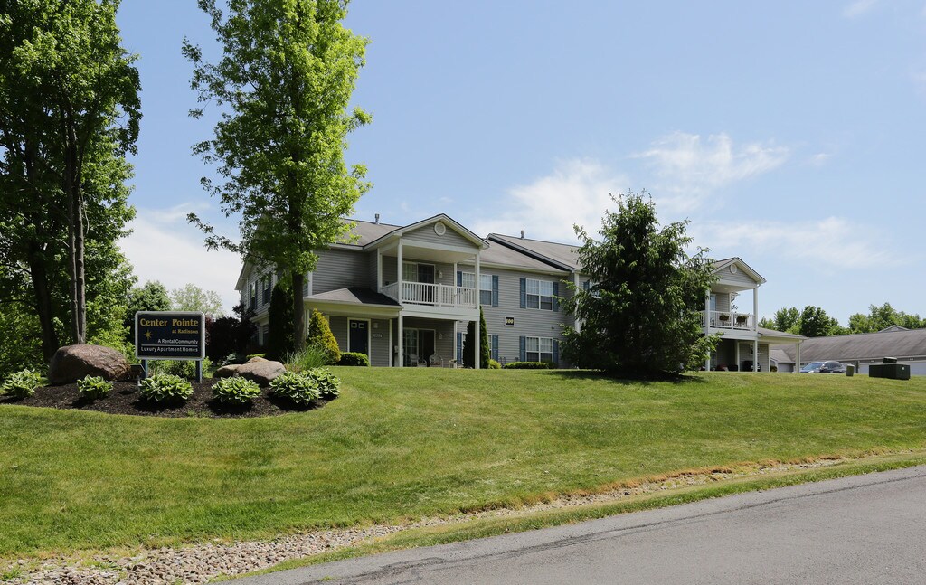 Center Pointe at Radisson Baldwinsville, NY Apartments