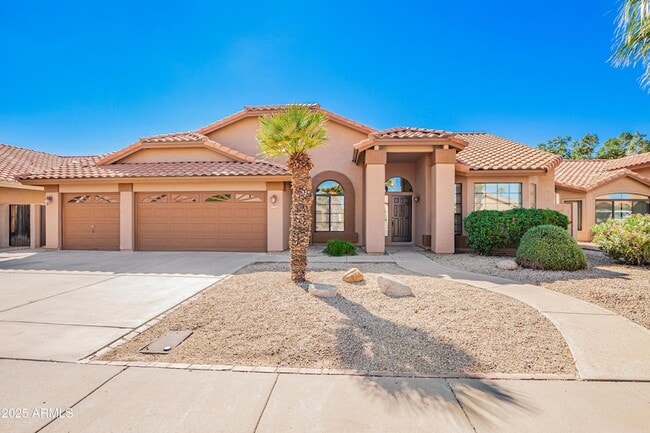 property at 1517 W Islandia Dr
