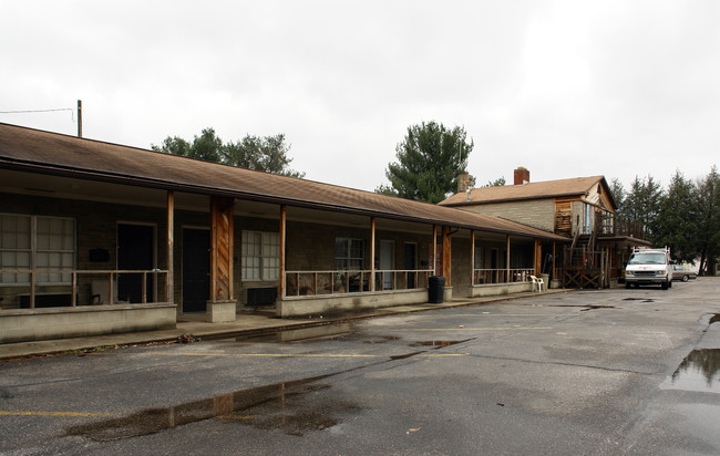 438 Washington St in Ravenswood, WV - Building Photo - Building Photo