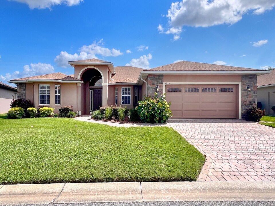 4223 Muirfield Loop in Lake Wales, FL - Building Photo