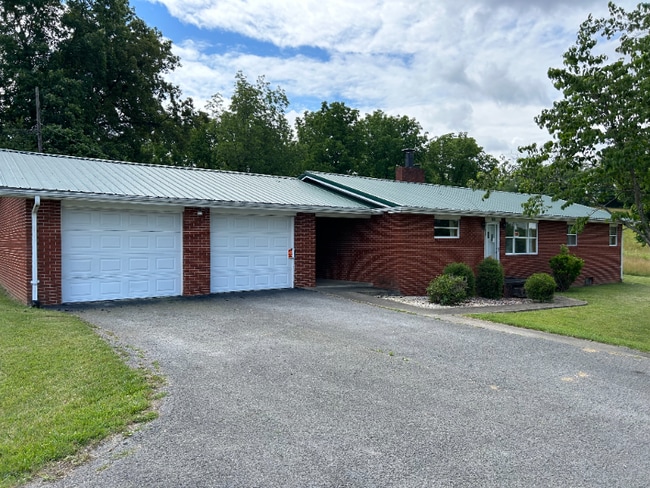 139 Londonderry Rd in Harrogate, TN - Building Photo - Building Photo