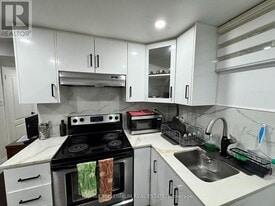 3847 Morning Star Dr in Mississauga, ON - Building Photo