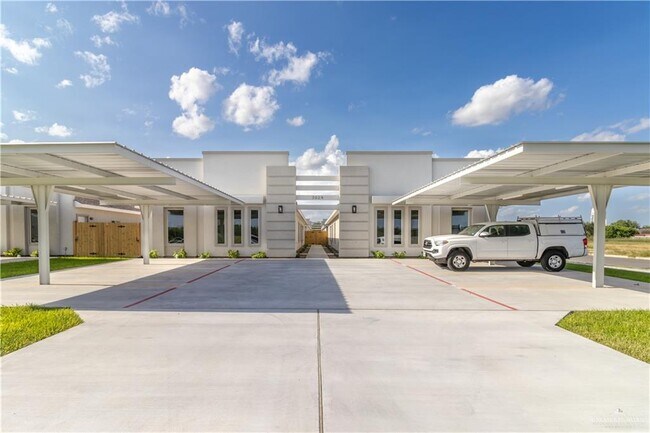 13 Stark Rd in Weslaco, TX - Building Photo - Building Photo