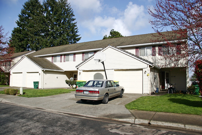 18825 SW Mayjohn Ct in Aloha, OR - Foto de edificio - Building Photo