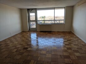 101 Monmouth St, Unit 902 in Brookline, MA - Building Photo
