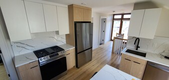 18 Grampian Way, Unit 3 Apartments